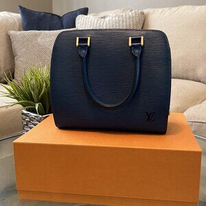 Louis Vuitton Epi Pont-Neuf Purse